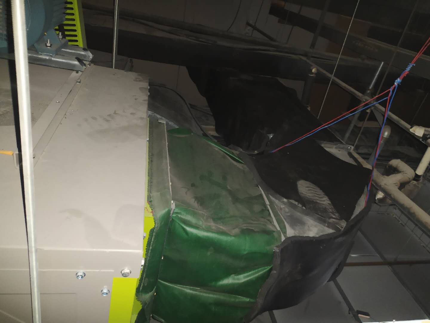 上海米線店的后廚排油煙風機噪音大，賽為斯有解決辦法