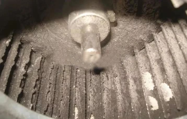 風機盤管產生異常振動和噪聲，也許是該清洗了